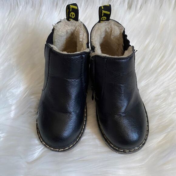 Size 24 black toddler boots - Picture 2 of 8